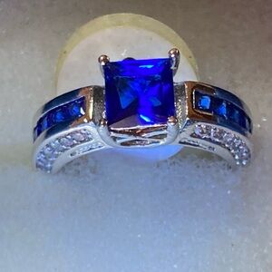 New Elegant 10K White Gold Filled Blue and Clear Stones Ring